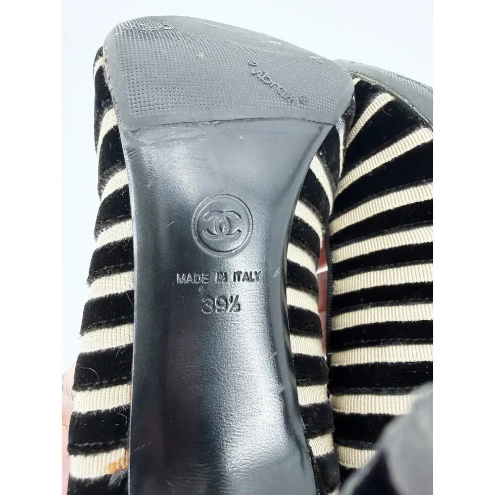 Chanel Pumps Striped Velvet Cap Toe Interlocking CC Logo Black White 39.5 9.5